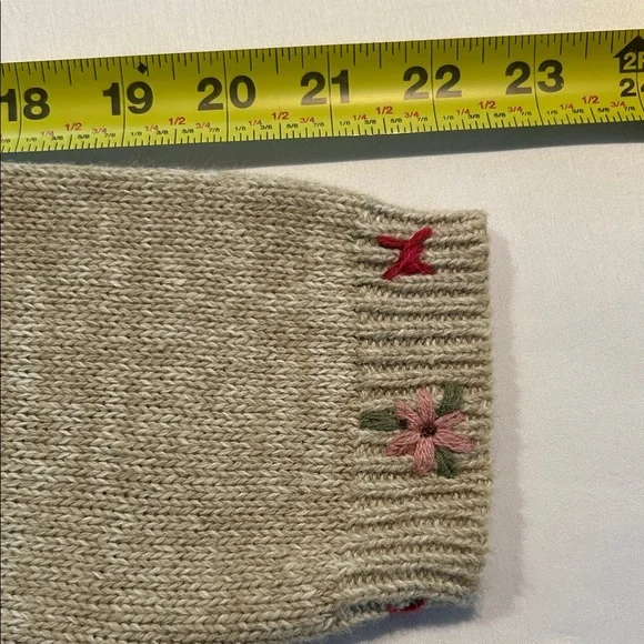 Embroidered Heart Pattern Cardigan - Picture 9 of 13